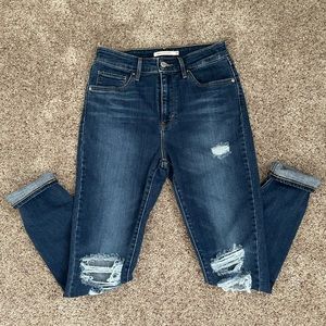 Like New Levi’s 721 High Rise Skinny Jean size 29